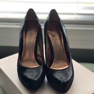 Black BCBGeneration Platform Pumps
